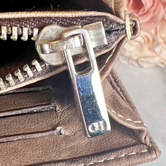 Carolina Herrera Quilted Logo Leather Wallet - Picture 7 of 10